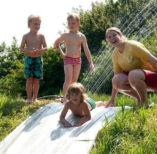 瓦坎提帕寇宁霍假日公园 Rijnsburg